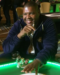 Lincoln Kennedy at a Dream Dealer charity poker tournament